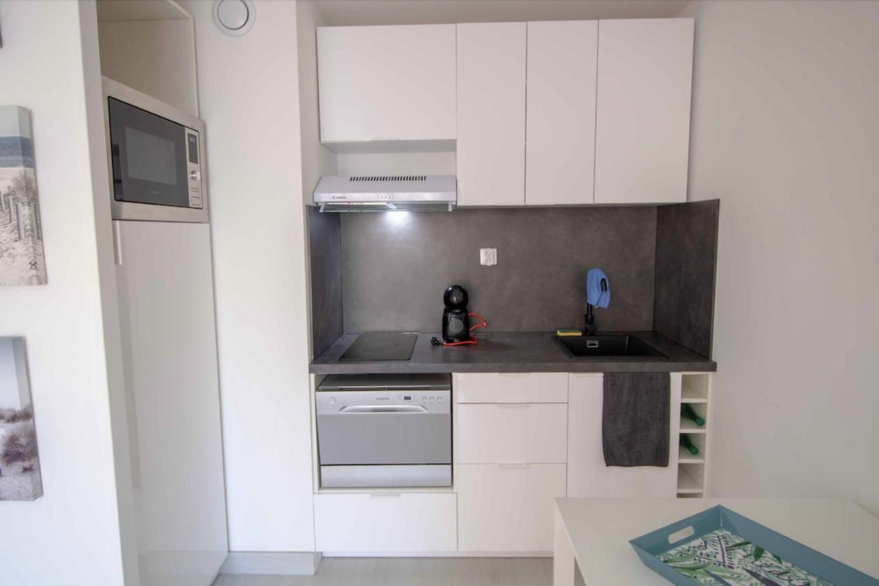 Bright Apt Of 32 M Renovated Near Town Фрежюс Экстерьер фото
